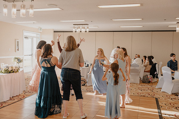 Marcus-Lori-Chinook-Winds-Seafood-Grille-Lincoln-City-Oregon-Wedding-Photos (365 of 477)