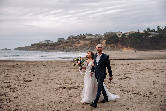 Eric-Kylee-Fishing-Rock-Elopement-Depoe-Bay-0regon-Photos-4559