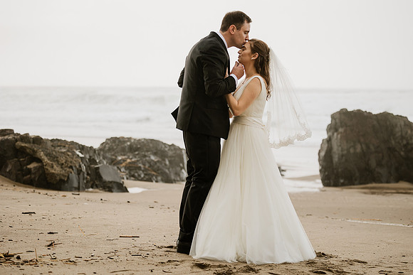 Alex-Danielle-Inn-Spanish-Head-Lincoln-City-oregon-wedding-0549