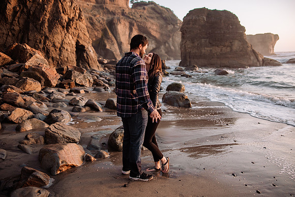 brittani-Nick-Otter-Crest-Couples-Photo-Session-Oregon-1026