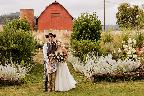 Gage-Mckayla-Adeline-Farm-Wedding-Photos-2021-9615