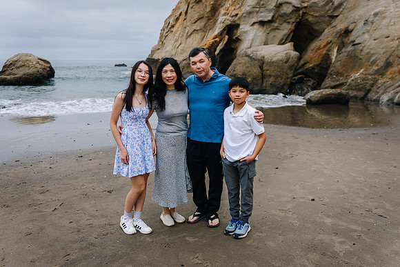 Family-photos-ha-do-cape-kiwanda-oregon-2025 (34 of 56)