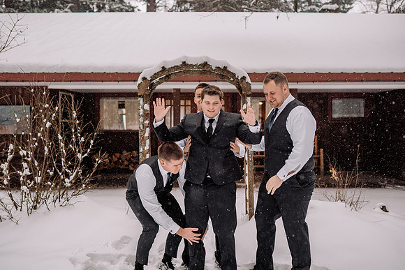Tyler-Brittani-Lake-Priest-Idaho-Winter-Snow-Wedding-2021-02728