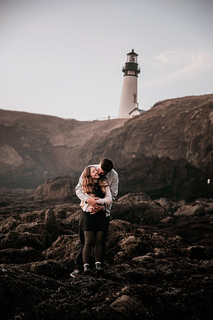 jace-love-porposal-newport-oregon-yaquina-lighthouse-photos (49 of 54)