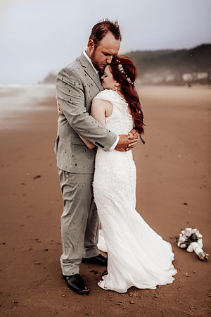 Annie-Ryan-Lincoln-city-roads-end-park-oregon-elopement-photos-216