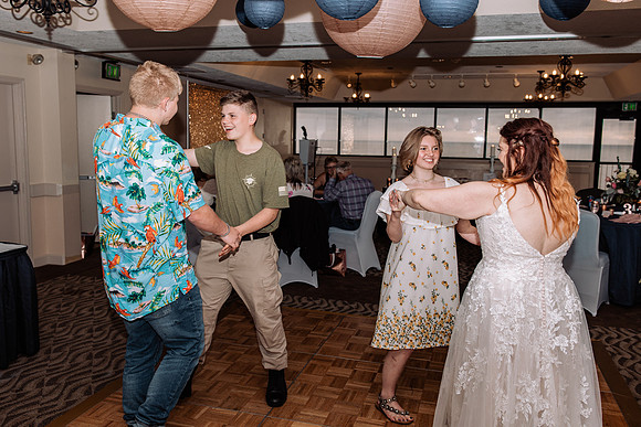 Jeff-April-Inn-Spanish-Head-Lincoln-City-oregon-Wedding-2022 (287 of 299)