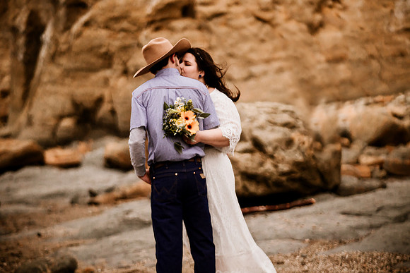 Trevyn-Ky-Otter-Crest-Devils-Punchbowl-Depoe-Bay-Oregon-Elopement-Photos-9940