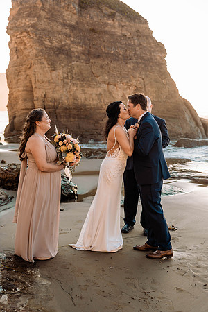 Lacey-Tom-Depoe-Bay-Oregon-Elopement-Photos-9942