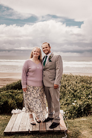 Annie-Ryan-Lincoln-city-roads-end-park-oregon-elopement-photos-52