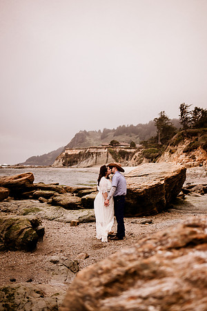 Trevyn-Ky-Otter-Crest-Devils-Punchbowl-Depoe-Bay-Oregon-Elopement-Photos-9966