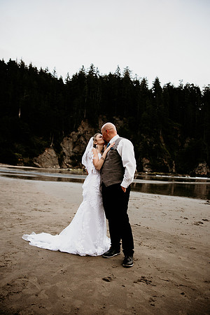 Kacey-Short-Sand-Beach-Tillamook-Oregon-Elopement (107 of 128)