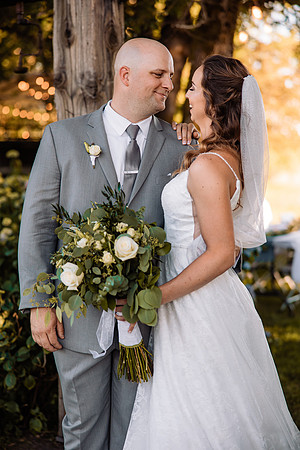 Chris-Victoria-Wedding-Photos-2022-Oregon-PORTRAITS (13)