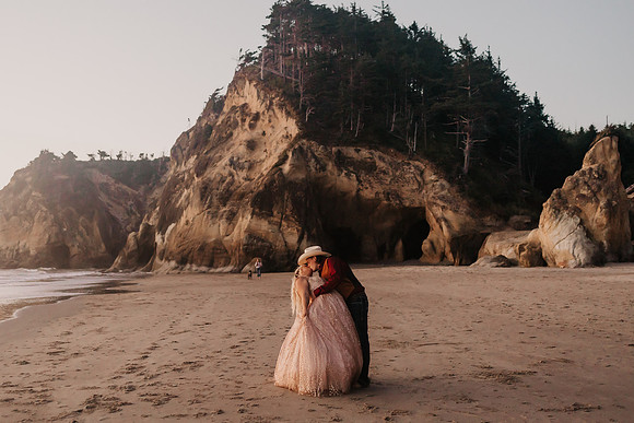 Kayla-Bo-Hug-Point-Oregon-Elopment-1247