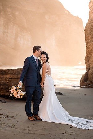 Lacey-Tom-Depoe-Bay-Oregon-Elopement-Photos-2-10