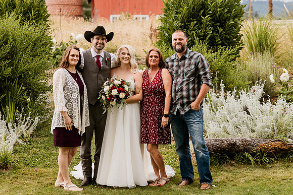 Gage-Mckayla-Adeline-Farm-Wedding-Photos-2021-9540