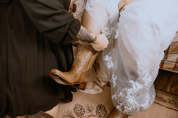 DYLAN-CLAIRE-WEDDING-GETTING-READY-35