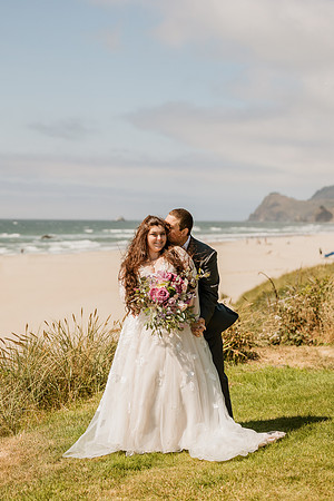 Colton-Kali-Chinook-Winds-Casino-Wedding-Photos-8748