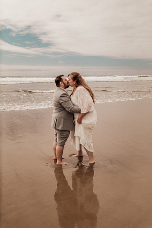 Jordan-Lainey-Roads-End-lincoln-City-oregon-airbnb-Elopement-photos-89