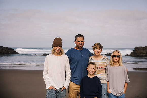 Family-Photos-2024-Lincoln-City-Oregon--12