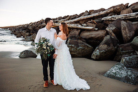 Brandn-Bailey-Newport-Oregon-Elopement-Photos-47