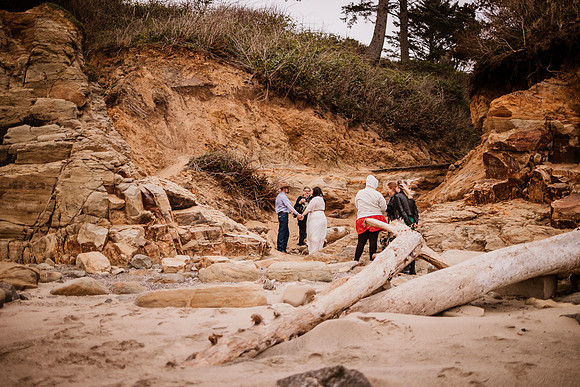 Trevyn-Ky-Otter-Crest-Devils-Punchbowl-Depoe-Bay-Oregon-Elopement-Photos-9915