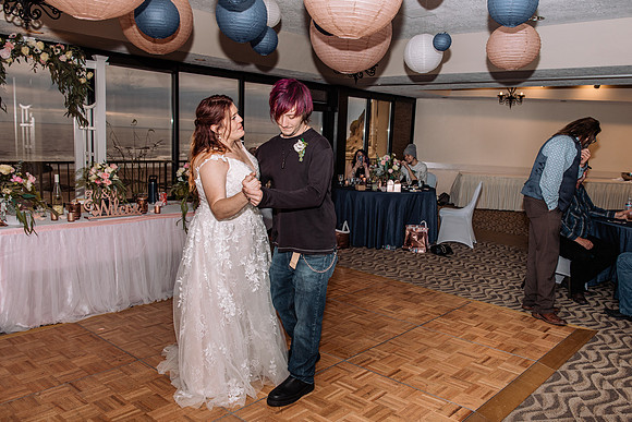 Jeff-April-Inn-Spanish-Head-Lincoln-City-oregon-Wedding-2022 (347 of 299)