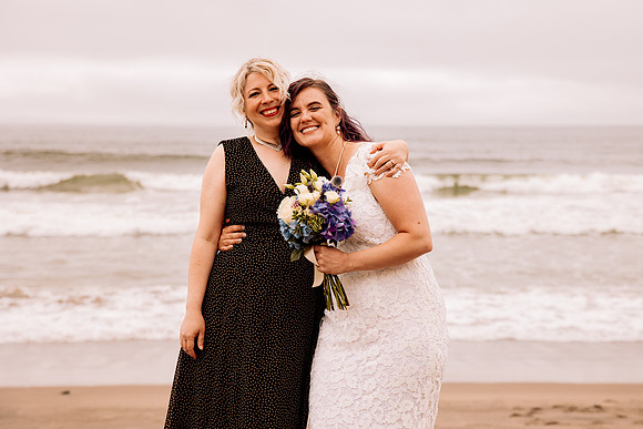 Joe-inn-at-spanish-head-lincoln-city-oregon-wedding-42