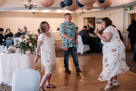 Jeff-April-Inn-Spanish-Head-Lincoln-City-oregon-Wedding-2022 (278 of 299)