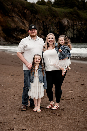 Destiny-Makala-Family-Photos-2025-Depoe-bay-Oregon (38 of 72)