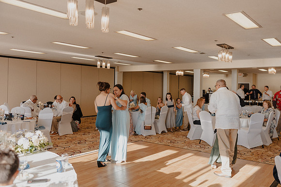Marcus-Lori-Chinook-Winds-Seafood-Grille-Lincoln-City-Oregon-Wedding-Photos (335 of 477)