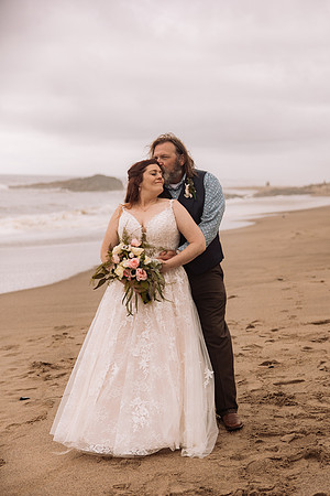 Jeff-April-Inn-Spanish-Head-Lincoln-City-oregon-Wedding-2022 (209 of 299)