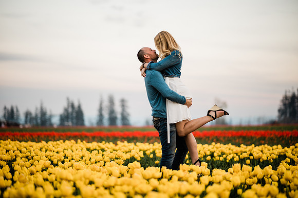 Kyle-Hannah-Wooden-Shoe-Tulip-Festival-Couples-Photos-2021-2655