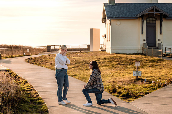 Jake-Yaquina-Head-Surprise-Proposal-Newport-Oregon-9340