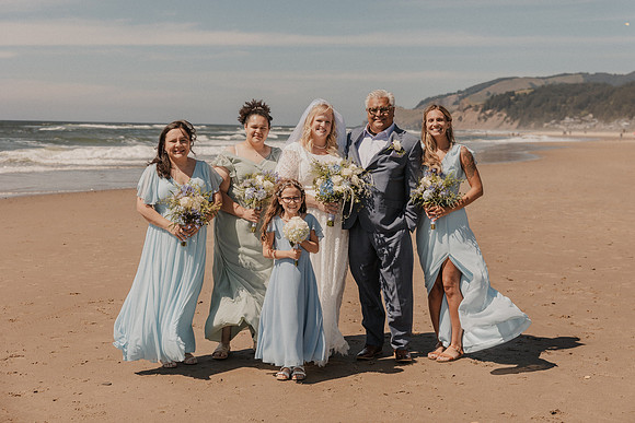 Marcus-Lori-Chinook-Winds-Seafood-Grille-Lincoln-City-Oregon-Wedding-Photos (187 of 477)