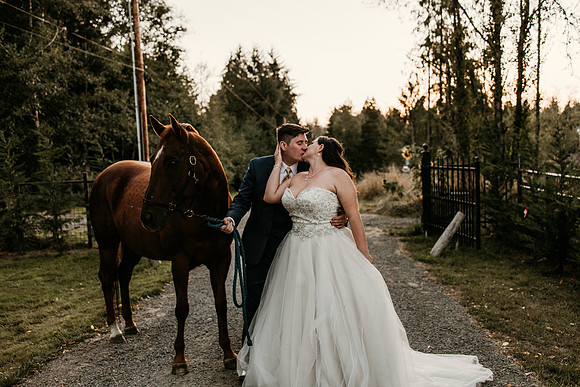 Connor-Cierra-Ranier-Washington-Barn-Rustic-Wedding-Washington-Wedding-Photos-0703