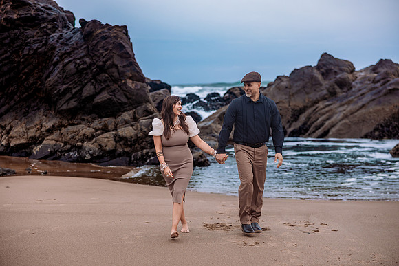 Sarah-Anniversary-Oregon-Coast-Depoe-Bay (10 of 49)