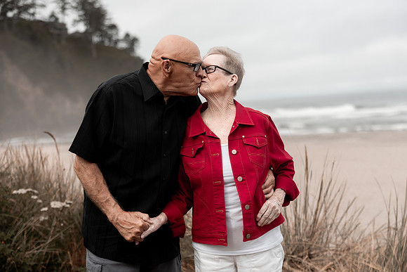 Family-Photos-2024-Lincoln-City-Oregon--45
