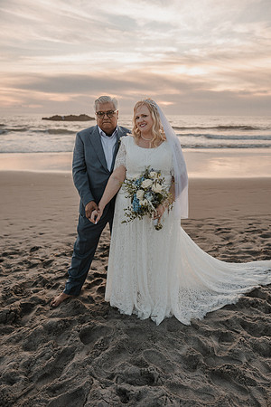 Marcus-Lori-Chinook-Winds-Seafood-Grille-Lincoln-City-Oregon-Wedding-Photos (441 of 477)