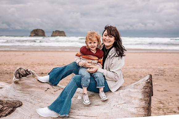 Katy-Family-Photos-2024-Rockaway-Oregon (8 of 38)