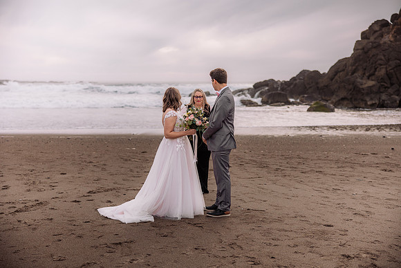 Eric-Kylee-Orona-Lincoln-City-Fogarty-creek-Oregon-Couples-Photos-4568