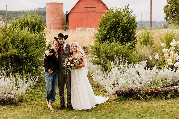 Gage-Mckayla-Adeline-Farm-Wedding-Photos-2021-9520