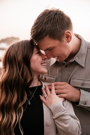 jace-love-porposal-newport-oregon-yaquina-lighthouse-photos (53 of 54)