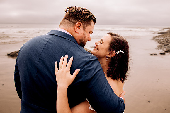 Joe-inn-at-spanish-head-lincoln-city-oregon-wedding-77