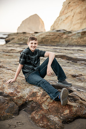 Cape-Kiwanda-Oregon-Family-Photos-2025 (6 of 65)