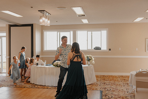 Marcus-Lori-Chinook-Winds-Seafood-Grille-Lincoln-City-Oregon-Wedding-Photos (384 of 477)