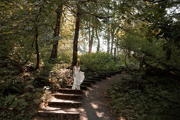 Ryan-Lynsie-Bridal-Veil-Lakes-Portland-Oregon-Weddingg-3