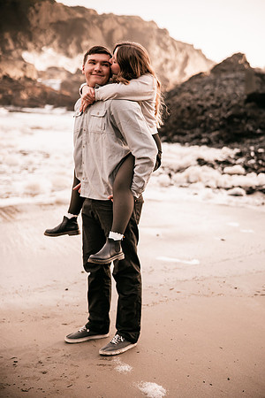 jace-love-porposal-newport-oregon-yaquina-lighthouse-photos (10 of 54)