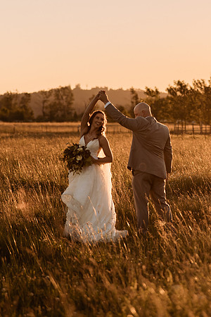 Chris-Victoria-Wedding-Photos-2022-Oregon-PORTRAITS (35)