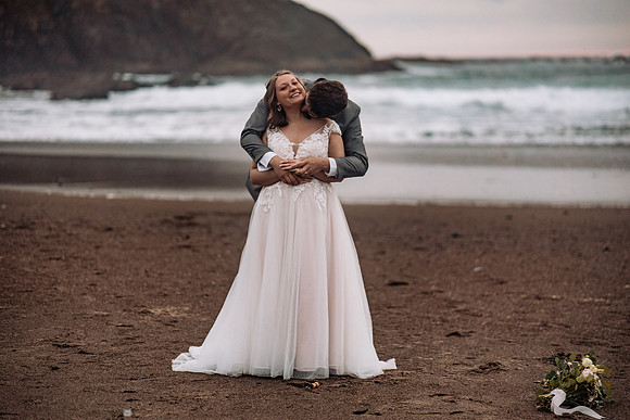 Eric-Kylee-Fishing-Rock-Elopement-Depoe-Bay-0regon-Photos-9403