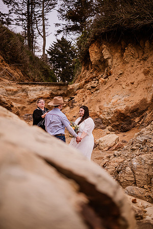 Trevyn-Ky-Otter-Crest-Devils-Punchbowl-Depoe-Bay-Oregon-Elopement-Photos-9908